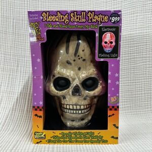 Vintage 2000 Playtronix Bleeding Skull Plaque Lights Sounds Halloween